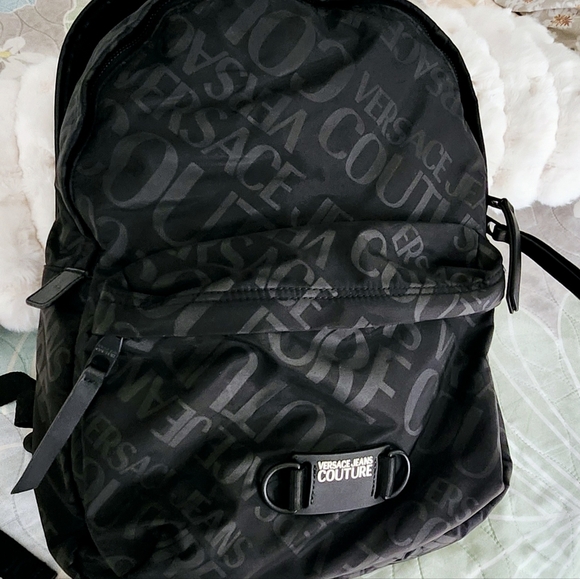 NICE AND NEW VERSACE BAG 🎒 - Picture 2 of 6